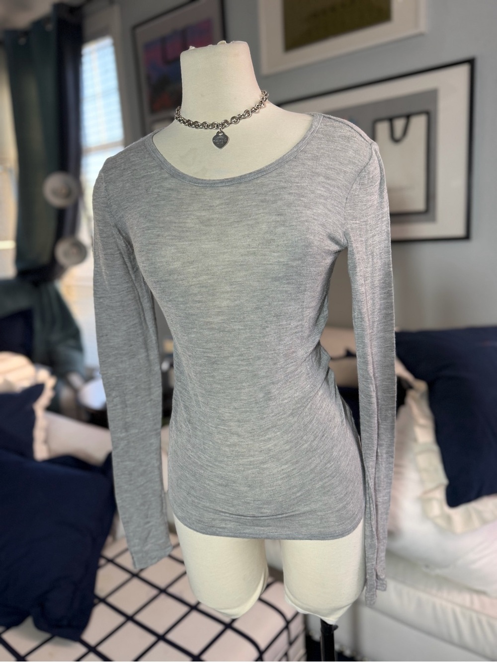Aeropostale Heather Light Gray Scoop Neck Long Sleeve Top